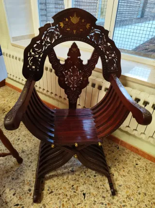 Sillón vintage madera tallada