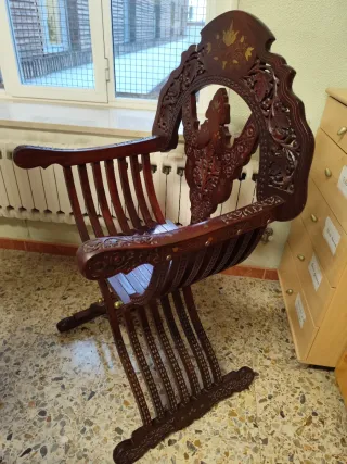 Sillón vintage madera tallada