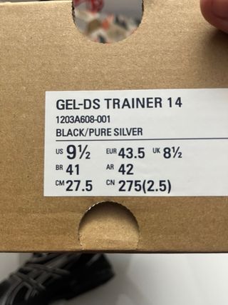 Asics Negras y Blancas Talla 43,5