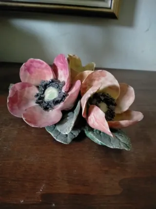 Soprammobile fiore in porcellana Capodimonte Porce