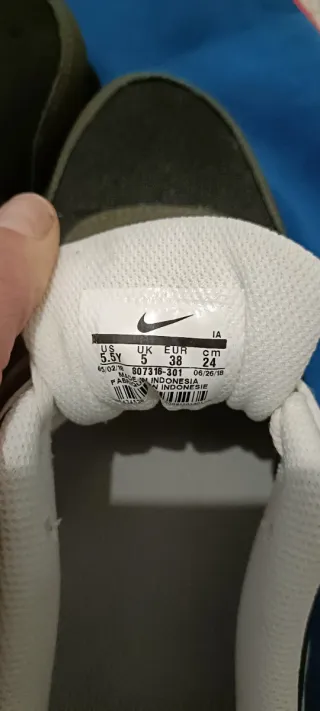 Zapatillas Nike Negras y Verdes