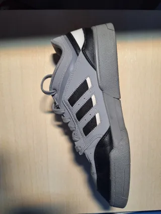 Zapatillas Adidas Dro Step Grises