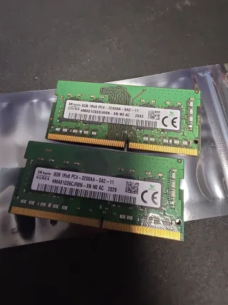2x 8GB DDR4 PC4-3200 SK hynix SODIMM