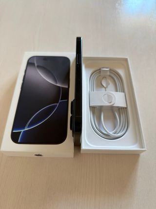 iPhone 16 Pro Negro COMO NUEVO