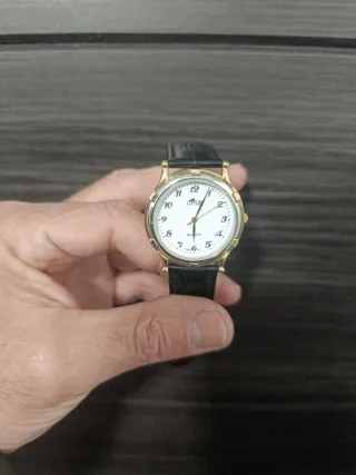 Reloj Lotus Dorado y Negro