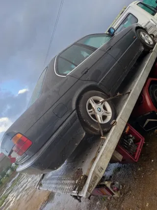 BMW 525 (PARA DESPIECE)
