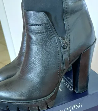 Stivaletti neri Albano