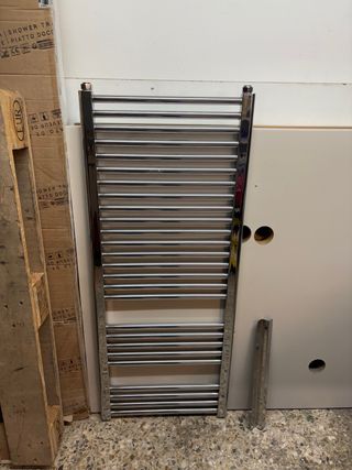 Radiador toallero plateado