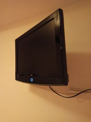 Televisor pequeño negro