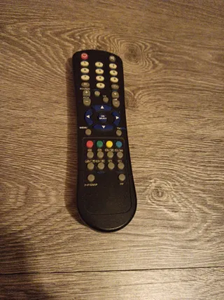 Televisor pequeño negro