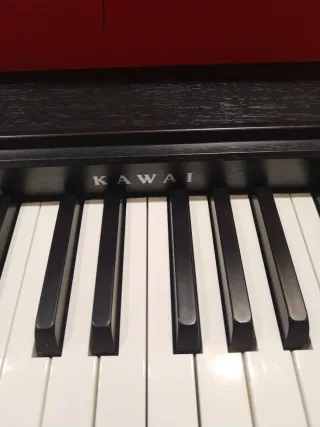 Piano Kawai Negro
