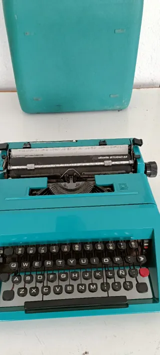 Máquina de escribir Olivetti Studio 45