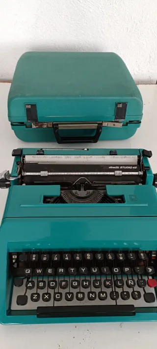 Máquina de escribir Olivetti Studio 45
