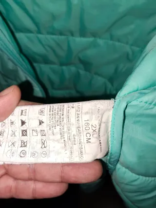 Chaqueta acolchada verde menta con capucha