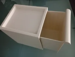 Caja organizadora blanca de plástico