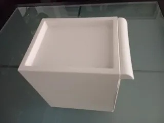 Caja organizadora blanca de plástico