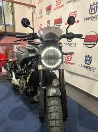 Husqvarna Svartpilen 125