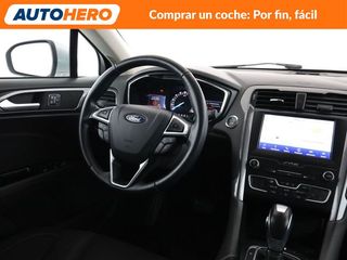 Ford Mondeo 2.0 Hybrid Titanium