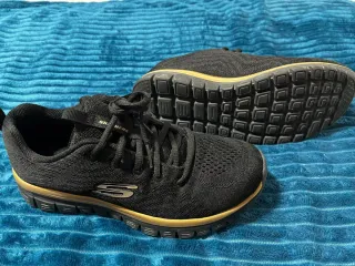 Zapatillas Skechers T 38 Negras y Doradas