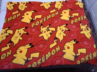 Manta Pikachu bolas Pokémon 150x120 cm como nuev