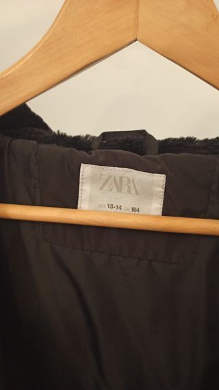 Abrigo acolchado Zara negro T.13-14