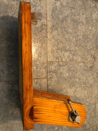 Jamonero de madera y metal