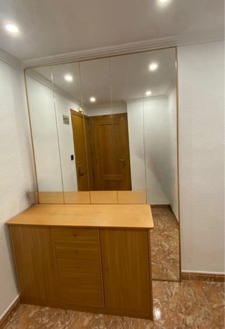 Recibidor madera y cristal