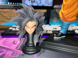 Figura Goku SSJ4 Dragon Ball 32cm