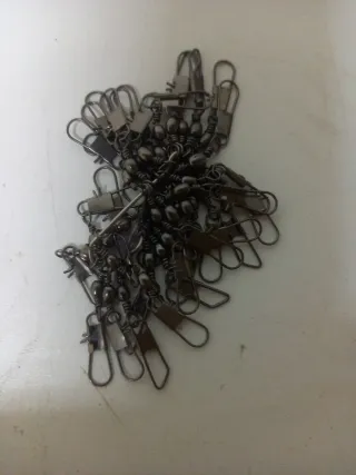 Lote esmerillones y quitavueltas pesca