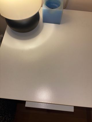 Mesita de noche IKEA blanca y gris TENGO 2