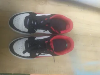 Zapatillas Puma Blancas, Rojas y Negras