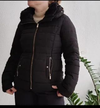 Plumífero negro mujer