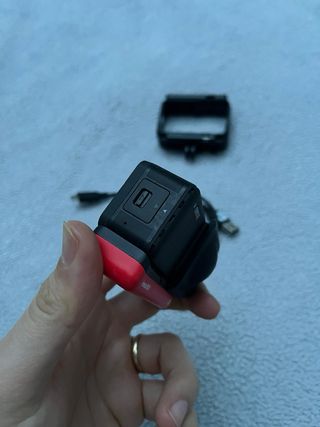 Insta360 One R Cámara Negra y Roja