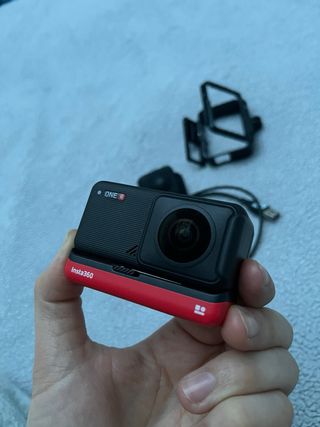 Insta360 One R Cámara Negra y Roja