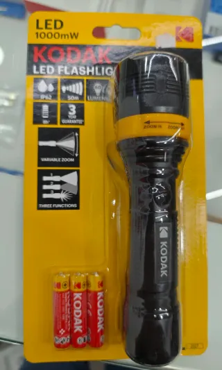 Linterna Kodak y Radio Portátil FM/AM