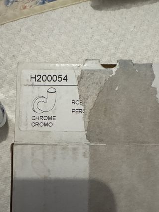 Percha de metal cromado 3 unidades  Precio unidad