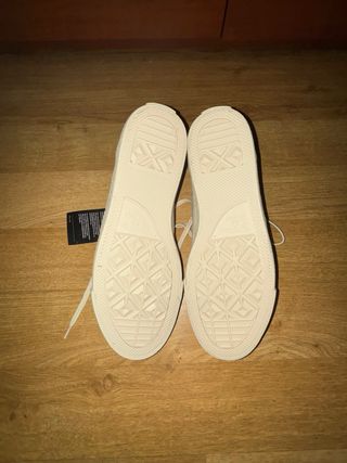 Zapatillas Converse Beige y Blancas