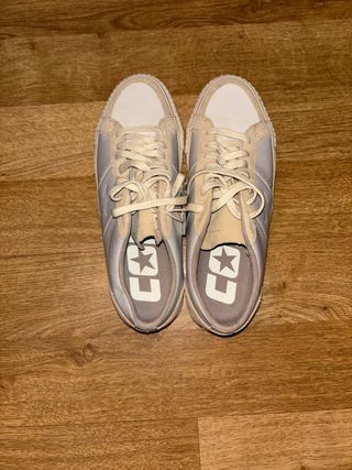 Zapatillas Converse Beige y Blancas