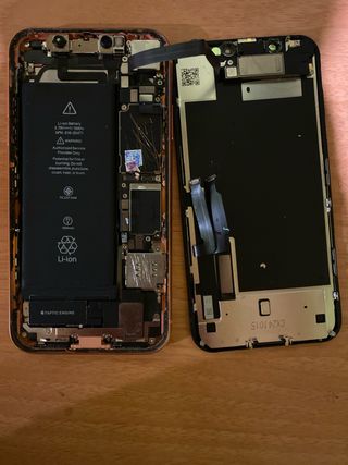 iPhone XR para piezas, pantalla rota. Color Coral.