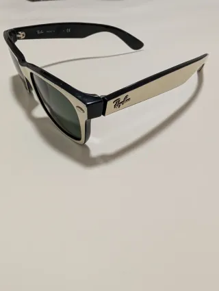 Gafas de sol Ray-Ban blancas y negras de niñ@