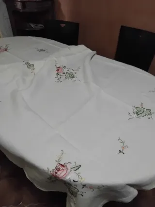 Mantel Vintage Bordado a Mano