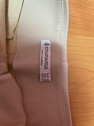 Falda pantalón cuero beige