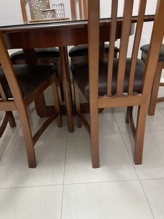 Mesa de comedor ovalada de madera y 6 sillas