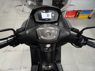 YAMAHA N-MAX 125