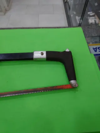 Sierra de arco manual