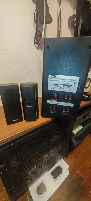 Altavoces Bose Subwoofer + 2 X UB 20 serie II