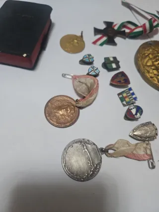 Lotto Medaglie Militari e Piastrine