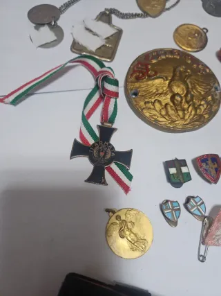 Lotto Medaglie Militari e Piastrine