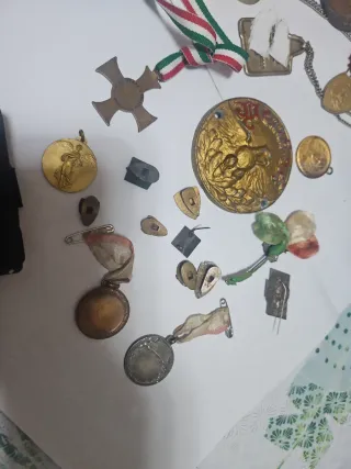 Lotto Medaglie Militari e Piastrine