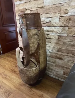 Bolsa de golf vintage de mimbre y cuero